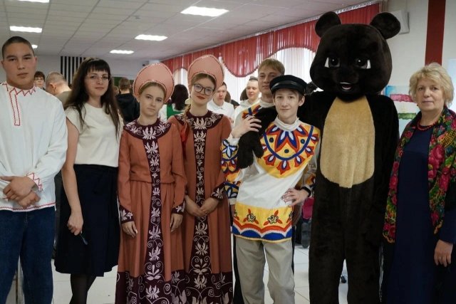 Поздравляем вас с Днём молодёжи!